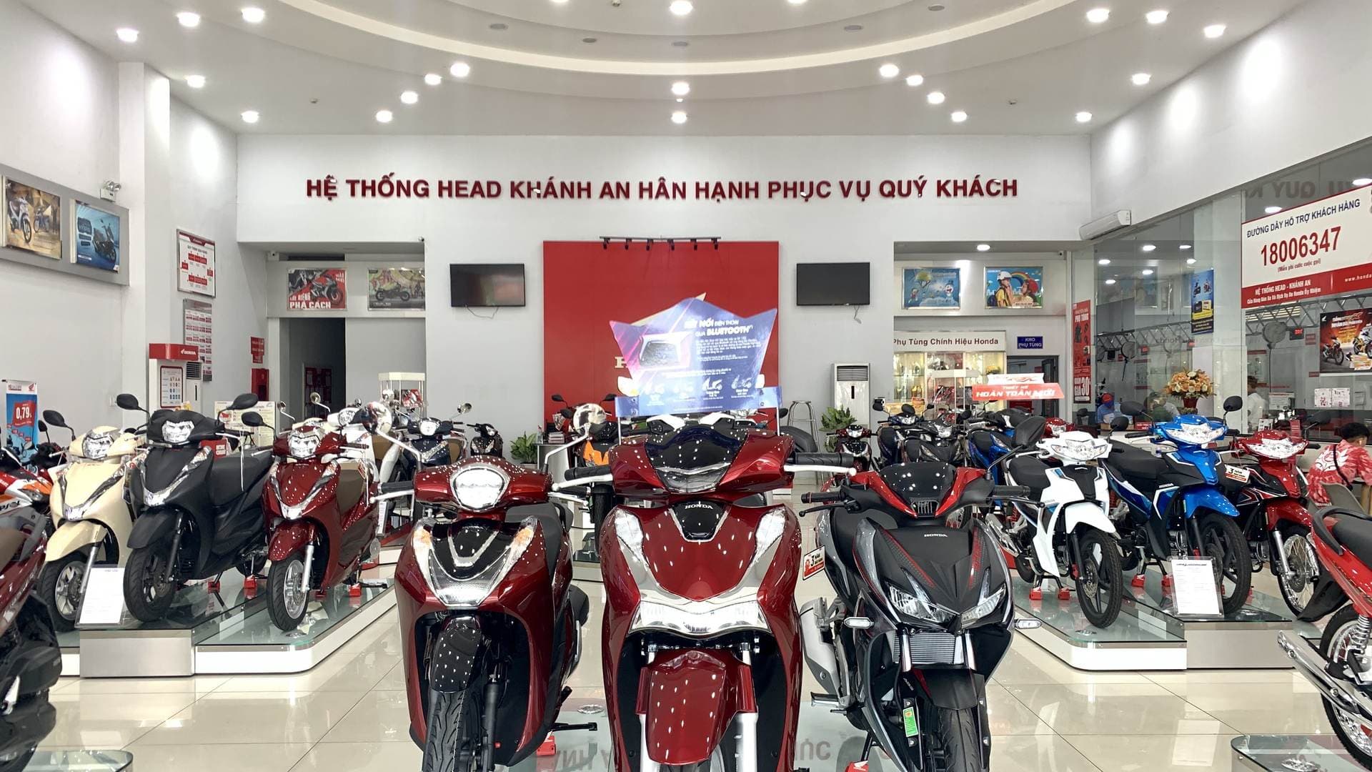 Showroom xe máy Honda của hệ thống HEAD Khánh An