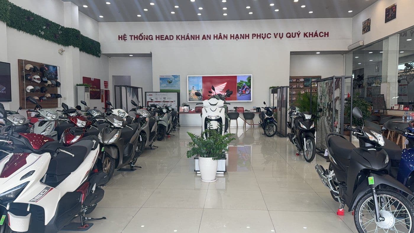 Khu trưng bày xe máy Honda tại HEAD Khánh An