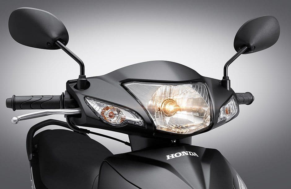 Đèn chiếu sáng phía trước luôn bật trên Honda Wave Alpha